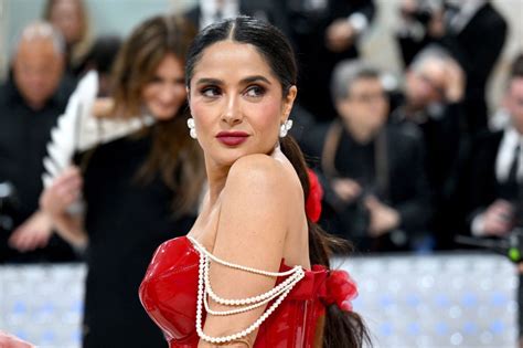 salma hayek ass|Salma Hayek Suffers Wardrobe Malfunction, Flashes Butt: Pictures